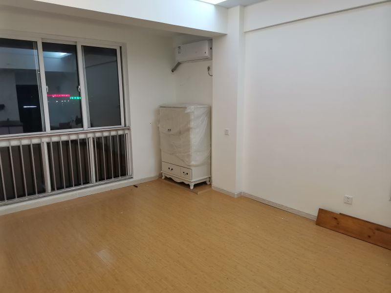 品質小區！1室1廳1衛40m2全明戶型，朝向采光好。
