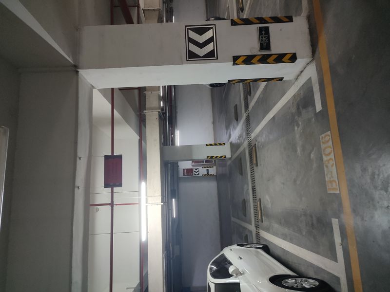 涵翠苑B區車位，車位位于27號樓電梯口處，22號樓電梯口北側，好停車，位置佳