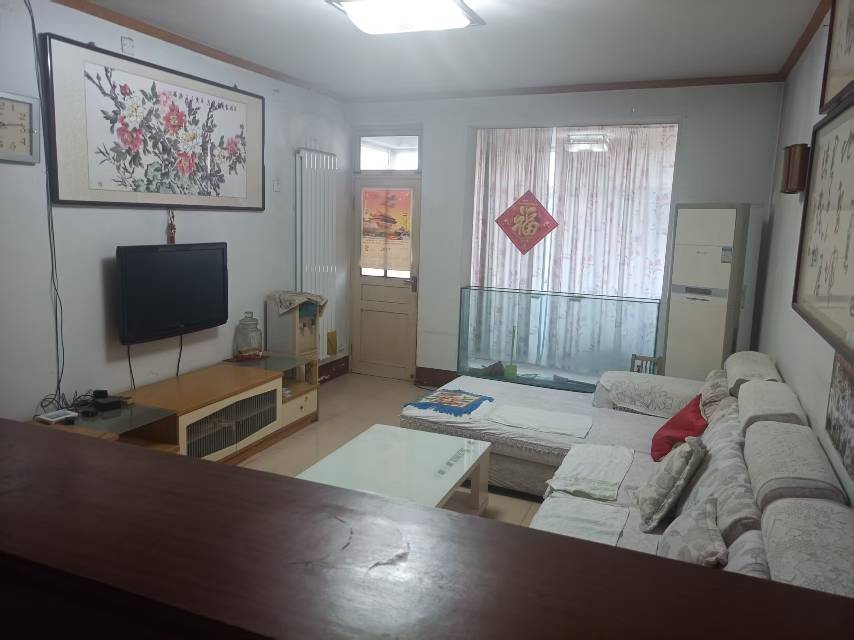 普通裝修3室2廳2衛130m21350元/月