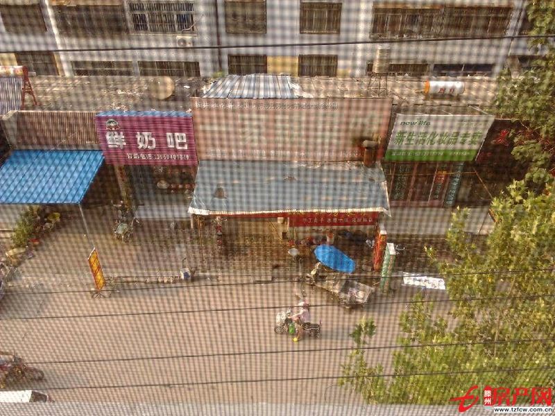 饃饃莊南區(qū)主街邊四樓三室一廳兩室朝陽(yáng)