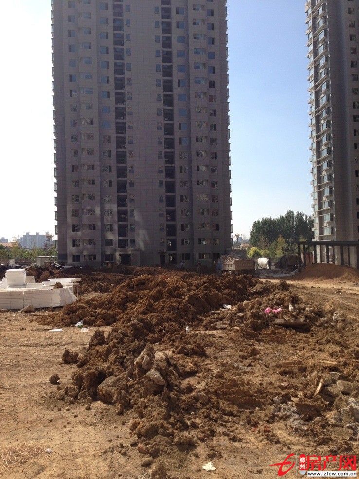 出售狀元府絕佳位置十七號(hào)樓住房一套