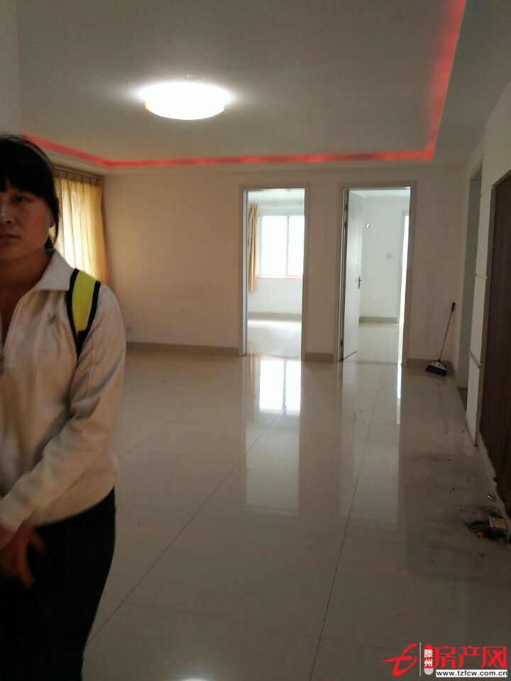 問天廣場，精裝修，供暖，全套家具家電，拎包即住