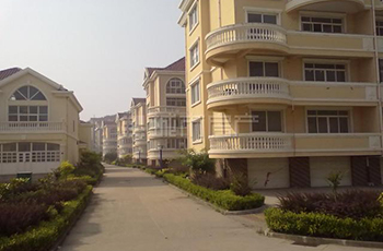 華騰東區(qū)精裝修，帶地上儲藏室，經典多層，高檔住宅，有小學中學