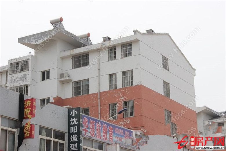 東方明珠，帶儲藏室，證滿五年，可貸款，多層