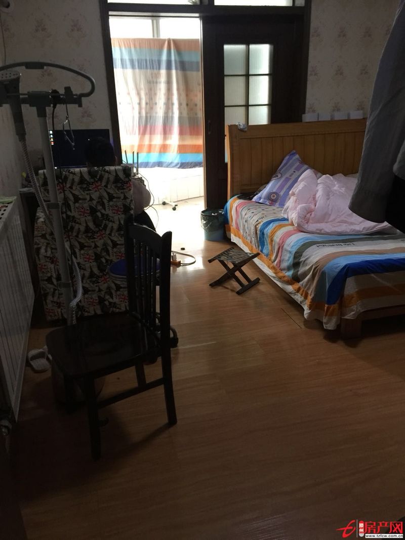 碧桂園小區位置佳交通方便，位于人民醫院附近，市中繁華區