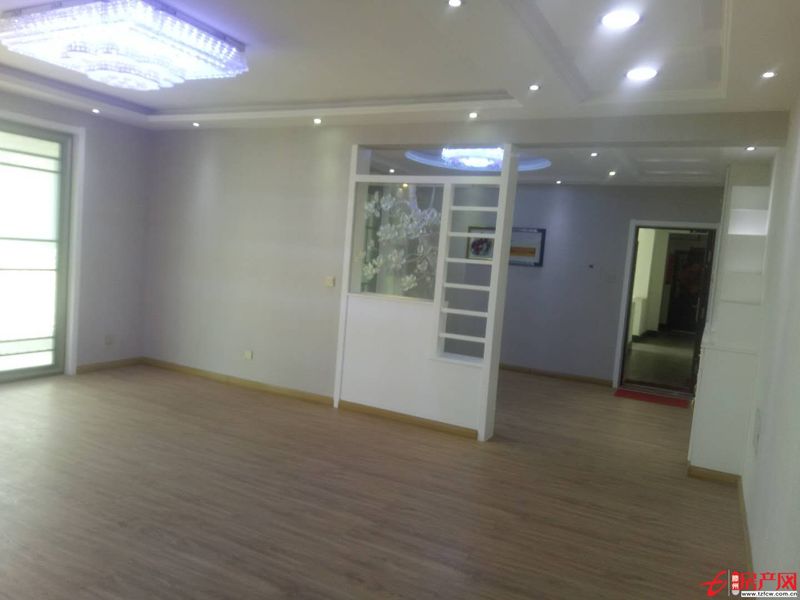城市之光精裝修房源，中層，新房未住過，采光好