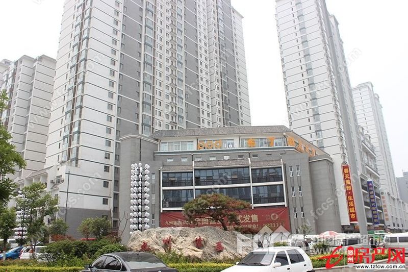 九州清晏離醫(yī)院市場近交通便利。