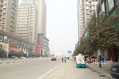 問天廣場房屋急售，適用于商務辦公及家庭居住，價格面議