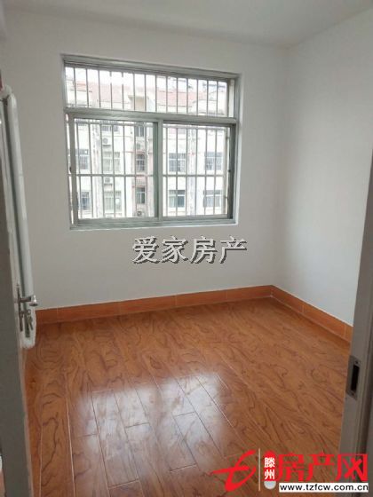 清河花園三室兩廳,證滿五年可貸款,精裝修送儲(chǔ)藏室