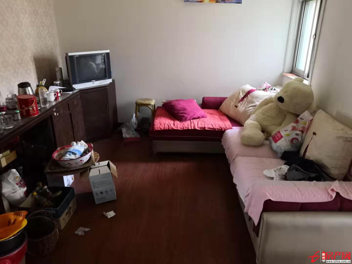 學(xué)區(qū)房，生活方便，部分家具，領(lǐng)包可住