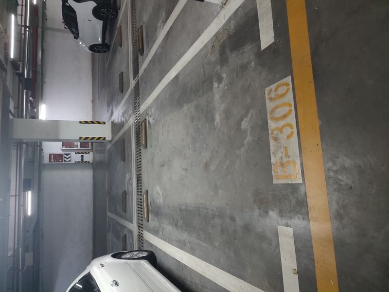 涵翠苑B區車位，位置佳，出行方便。