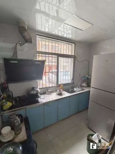 精裝修3室1廳1衛(wèi)93.8m248萬元